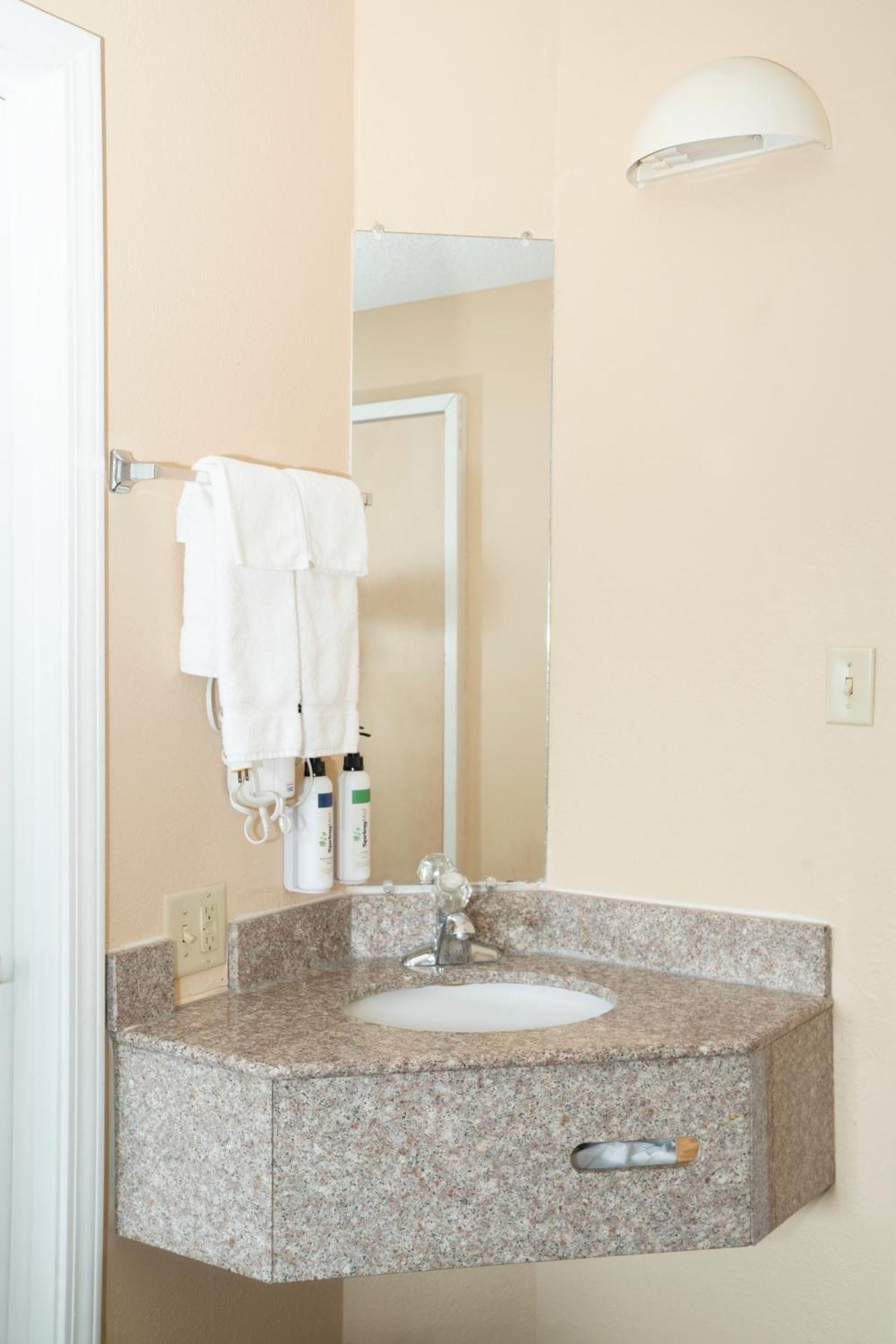 Guest Inn Pigeon Forge Phòng bức ảnh